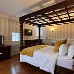 Sweeney's 2020 Limited Hotel 4*