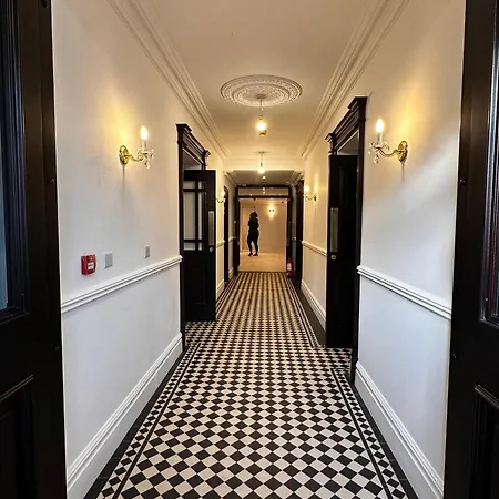 Sweeney's 2020 Limited Hotell Dungloe