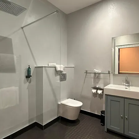 Sweeney's 2020 Limited Hotel 4*