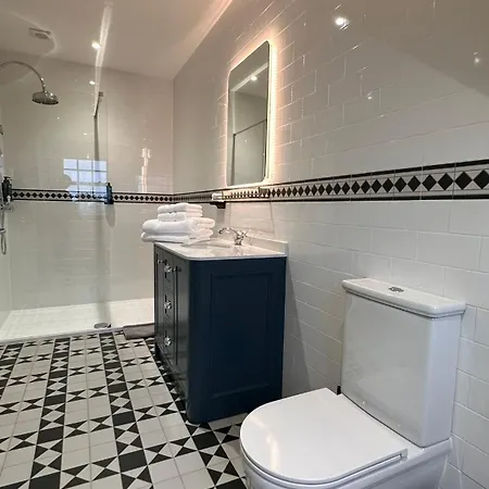 Sweeney's 2020 Limited Hotel 4*