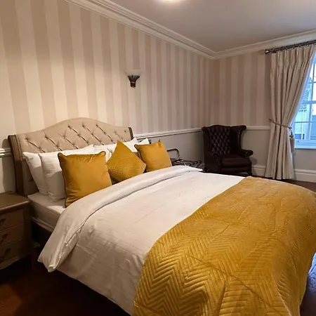 Sweeney's 2020 Limited Hotell