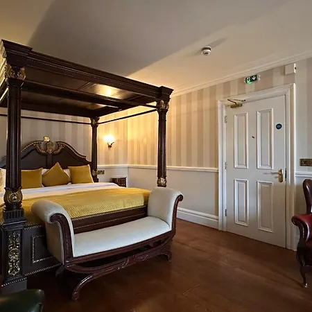 Sweeney's 2020 Limited Hotel 4*