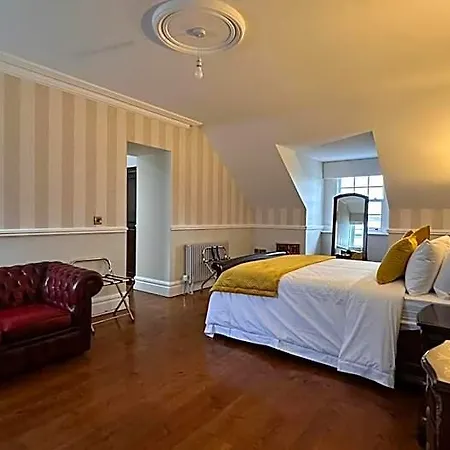 Hotel Sweeney's 2020 Limited Dungloe