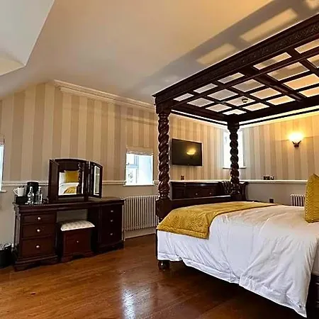 Sweeney's 2020 Limited Hotel