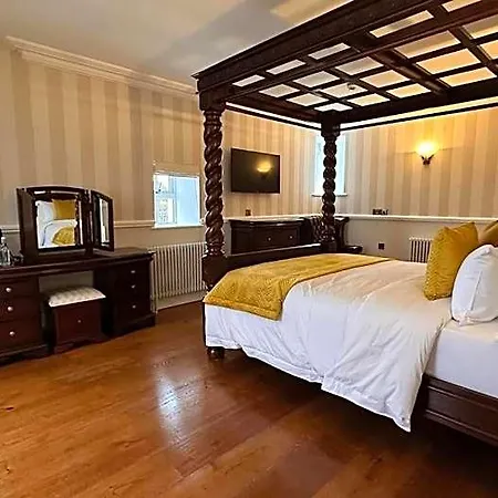 Hotel Sweeney's 2020 Limited 4*