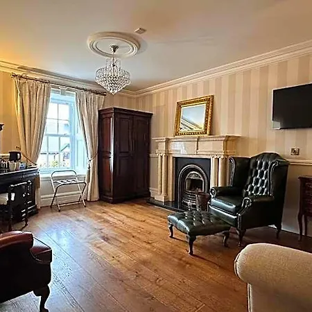 Hotel Sweeney's 2020 Limited 4*