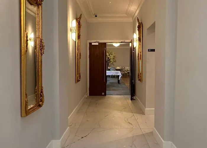 Sweeney's 2020 Limited Ξενοδοχείο 4*