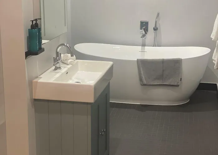 Sweeney's 2020 Limited Ξενοδοχείο